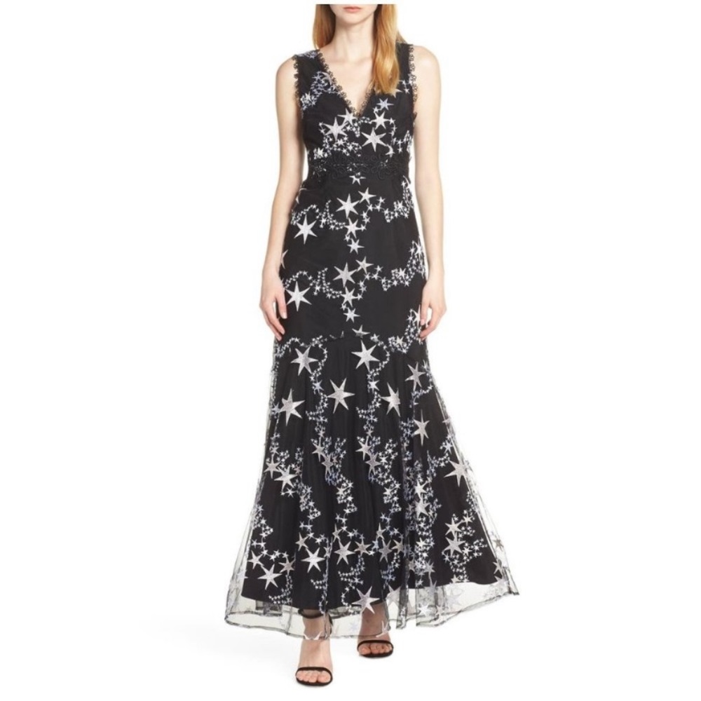 NWT Foxiedox Astra Embroidered Star Trumpet Gown XS